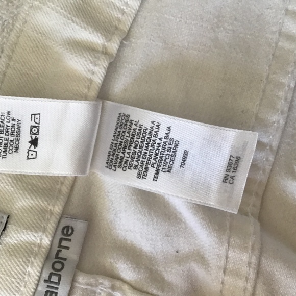 Liz Claiborne White Women Jeans - Picture 9 of 12